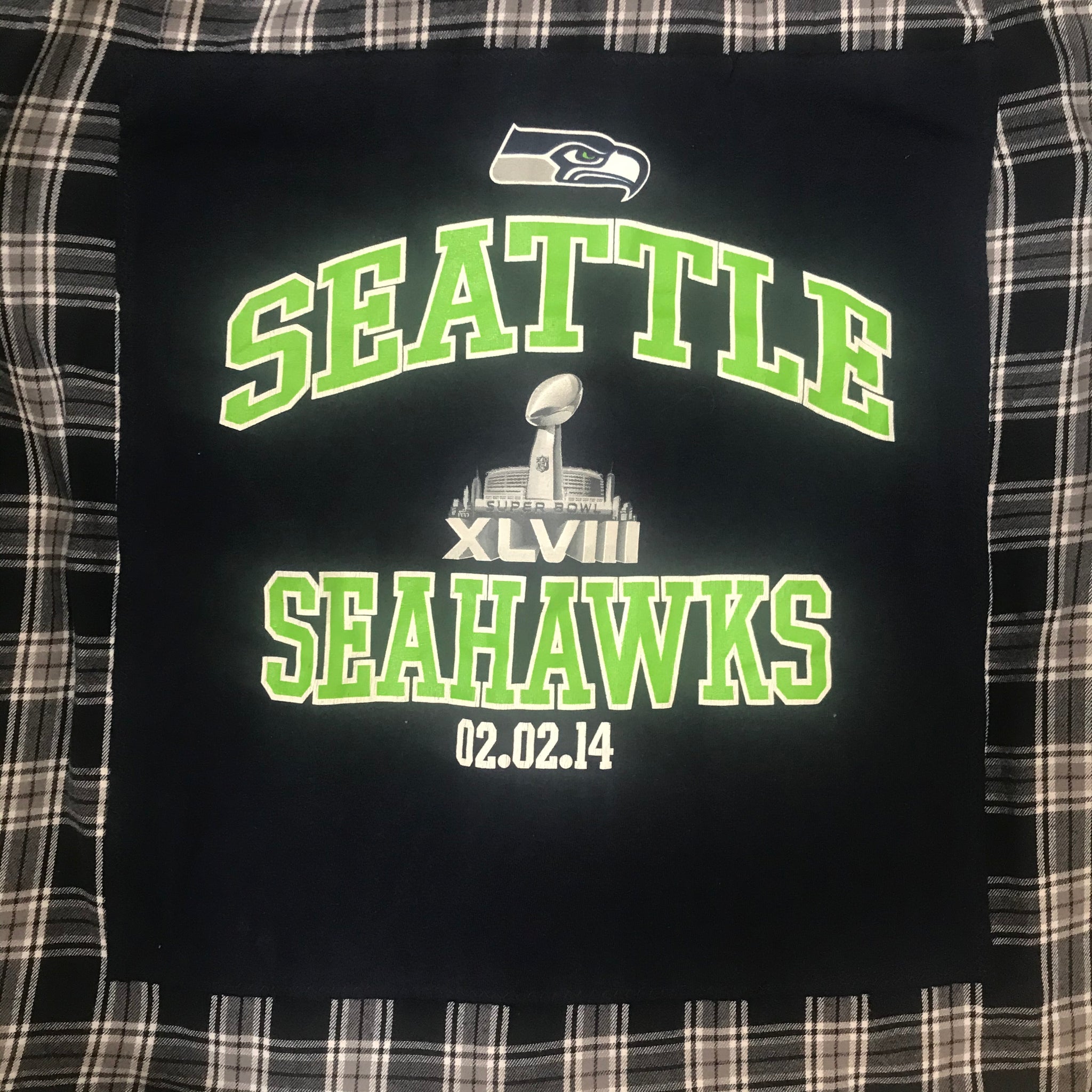 Seattle Seahawks XL T-shirt backed flannel